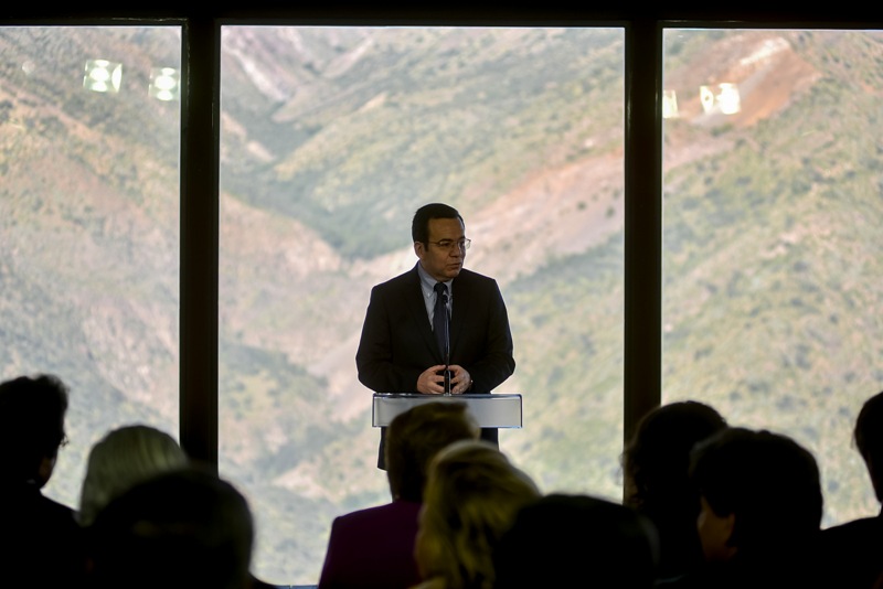 El ministro de Economía, Fomento y Turismo, Luis Felipe Céspedes, en el Observatorio Astronómico Andino, donde se efectuó el lanzamiento del Programa Nacional Estratégico de Turismo Sustentable Transforma Turismo. 