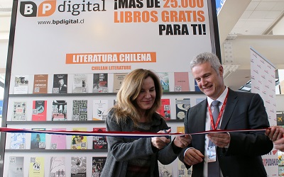 Inauguran biblioteca digital gratuita en el aeropuerto internacional de Pudahuel