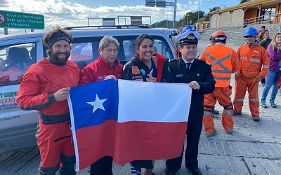 Bárbara Hernández primera en cruzar nadando ruta inédita del canal Beagle