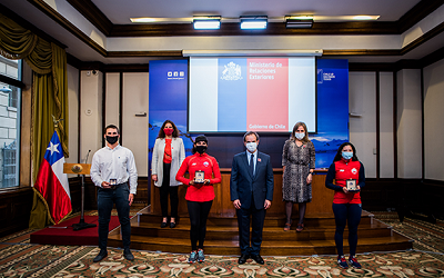 Homenaje a deportistas de campaña «Bienvenidos al turismo aventura»