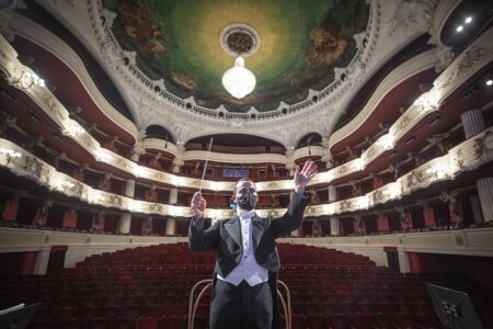 Pedro-Pablo Prudencio, director residente de a Orquesta Filarmónica de Santiago