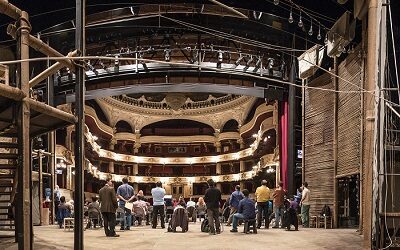 Municipal de Santiago mostrará los oficios que dan vida al histórico Teatro