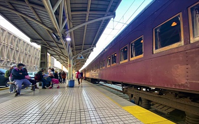 Tren del Recuerdo reinició sus viajes entre Santiago y el puerto de San Antonio