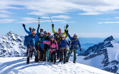 Alianza entre Transforma Turismo y Cluster Montagne por turismo de montaña