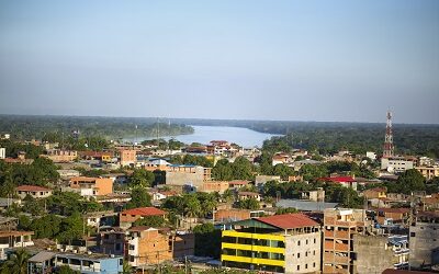 Selva amazónica peruana mezcla especies exóticas, aventura y naturaleza