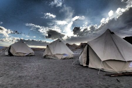 El glamping es una experiencia diferenciadora que permite un acercamiento único al desierto más árido del mundo.