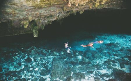 El cenote Dos Ojos.