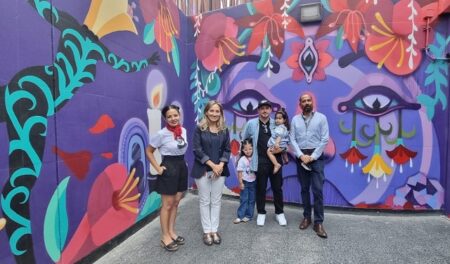 Carolina Arrredondo, representante Municipalidad de Santiago; Paulina del Campo, gerente de Clientes y Sostenibilidad de Metro; Esteban Barrera, director Lira Arte Público y Felipe Mella, director ejecutivo GAM.