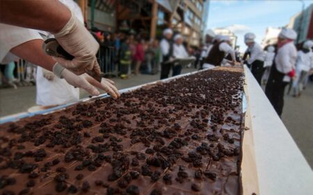 La Fiesta del Chocolate tendrá lugar entre el 14 y el 17 de abril, con especial atención en la barra más larga del mundo.