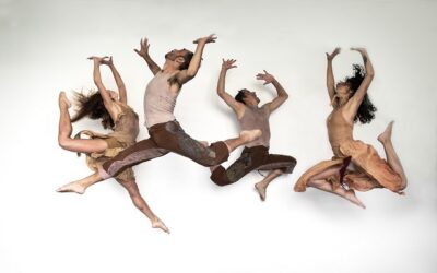 Danza contemporánea: cuerpos se mueven con paisajes del polo sur