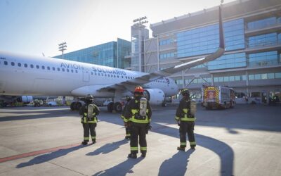 Alianza LATAM-Bomberos de Chile para transportar gratis a voluntarios y carga