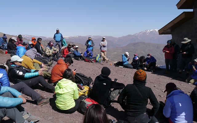 Curso “Iniciación al montañismo responsable” ofrece Andes Santiago