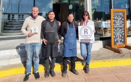 Entrega de Sellos R a prestadores turísticos de Pichilemu