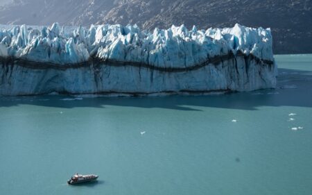 Glaciar en sector de Villa O'Higgins