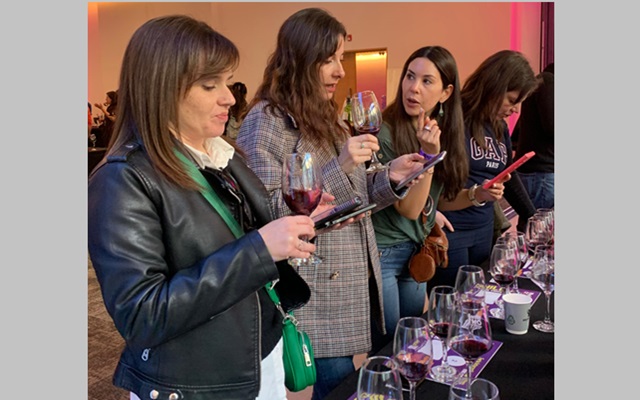 Wine On! Feria Interactiva de Vinos este sábado 7 en casco histórico de Santiago